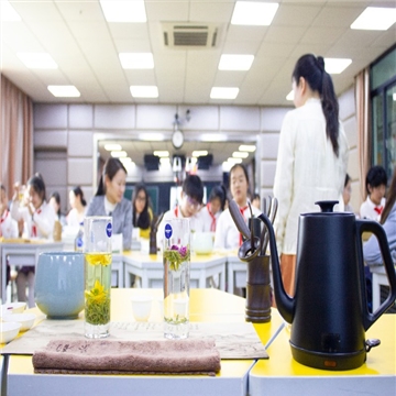 【集团动态】建平实验小学教育集团“带着课程去旅行” ——建平永宁小学《茶艺》校本课程集团展示交流活动