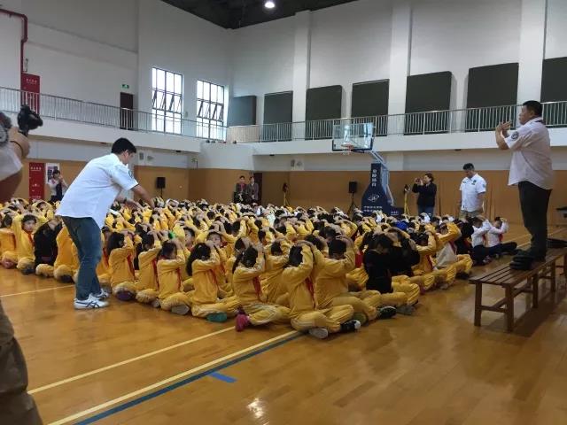 安全自护课照片1.jpg 安全自护课照片1.jpg