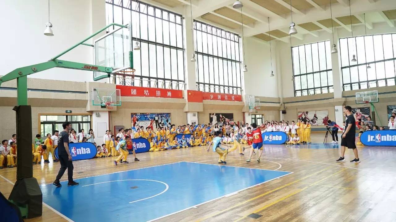 篮球4.jpg 篮球4.jpg