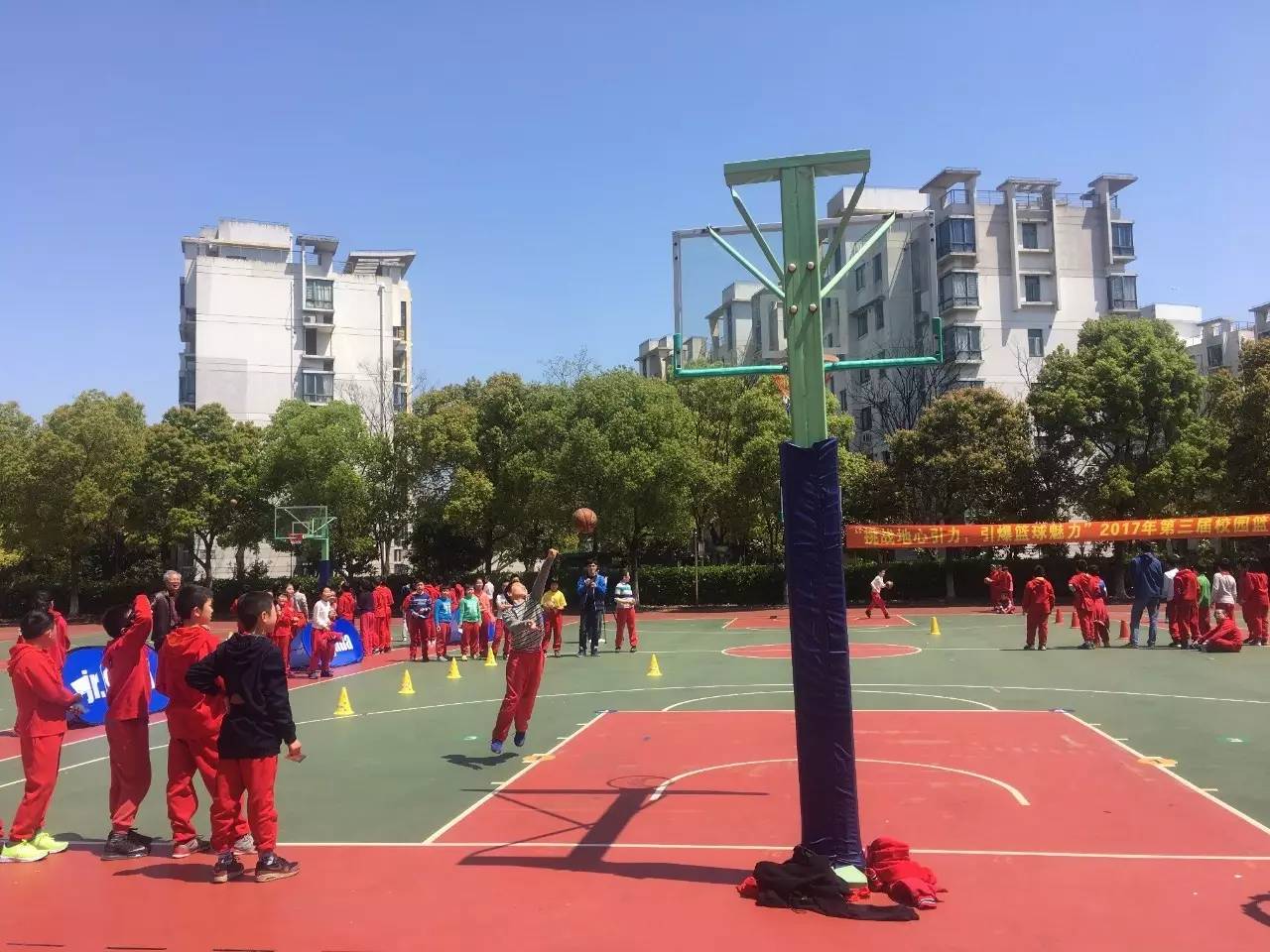 篮球3.jpg 篮球3.jpg